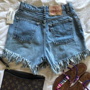 Levi’s 512 cutoff frayed jean shorts sz 5/6